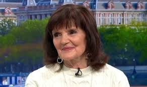 Anne Nolan shares 'emotional' admission about surviving cancer after  sisters' deaths