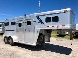 4 star 2 horse gooseneck trailer. 2004 4 Star 2 Horse Gooseneck Straight Load