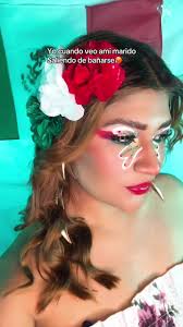 En colaboración con @Sirenas Makeup 🧜🏼‍♀️💄 @Mariposas Del Maquillaj...