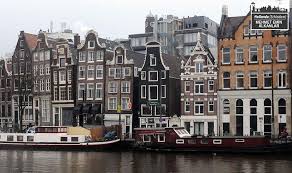 Hollanda krallığı bir kuzey batı avrupa ülkesidir. Hollanda Yalnizca Amsterdam Mi