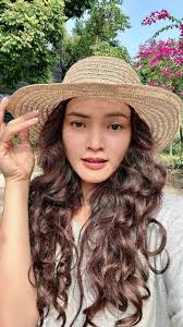 Tình duyên lận đận của 'gái Nghệ' Phạm Phương Thảo