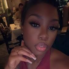 8 slots left lock those Valentine's Day photos in now what you waiting