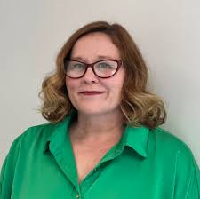 What are the best apartment options for freshmen at University of Arkansas?