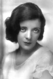 Letitia Hicks Filmy • Wiek