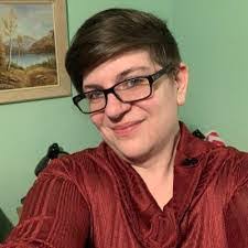 Heather Dildine's Instagram, Twitter & Facebook