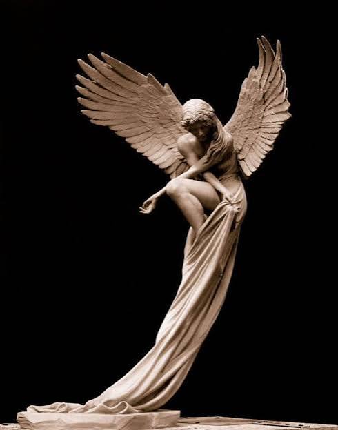 Amazing Figurative Sculpture Depicts an Ethereal Angel
