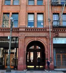 Bradbury and constructed by draftsman george wyman from the original design by sumner hunt. Bradbury Building In Los Angeles Arquiscopio Archiv