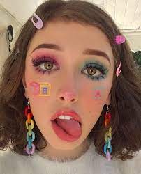 Best Hair Clips Trend This Summer Back To 90s Aesthetic Makeup Makeup Inspiration Artistry Makeup