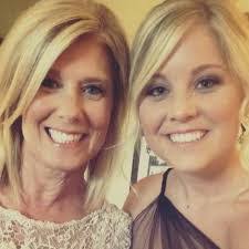 Lori Breen's Instagram, Twitter & Facebook