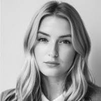 Leah Usher's Instagram, Twitter & Facebook