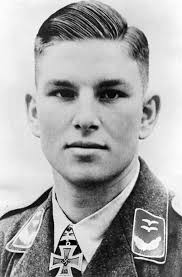 März 1935 aus der reichswehr hervor und wird seit august 1946 offiziell als aufgelöst betrachtet. 3 Reich Frisuren Novocom Top