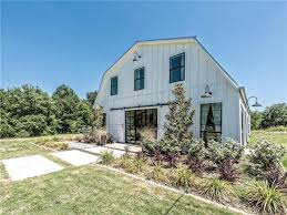 Some of the nearby neighborhoods near waco are north lake waco, mountainview, parkdale viking hills, and landon branch. Barn Rental Near Waco Texas