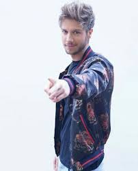 > es una historia que no se concluyó en su primera temporada, además, todos están esperándola desde hace mucho tiempo. Erik Hermosos Famosos Lindos Fotos De Celebridades Chicos Lindos