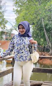 Pin Oleh Ikeh Kimochi Di Pungkoq Melayu Di 2021 Gaya Hijab Wanita Mode Wanita