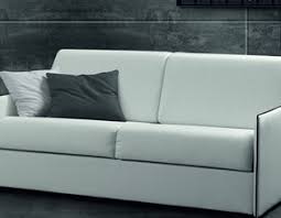 Hector è un divano letto con materasso alto 18 cm e meccanismo di apertura facile e veloce, ideale per uso frequente. Outlet Divani Divani Letto Prezzi Sconti Online 50 60