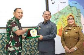 Serangan umum 1 maret 1949 poke serangan yang terjadi pada tanggal 1 maret 1949 di yogyakarta.serangan ini telah dipersiapkan oleh jajaran tertinggi militer di wilayah divisi iii/gm iii dengan mengikutsertakan pimpinan pemerintah sipil setempat berdasarkan instruksi dari panglima divisi iii, kol. Danrem 022 Pt Tegaskan Kodim Terus Lakukan Serbuan Vaksinasi Covid 19