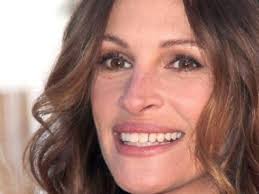 Roberts believes decision to shun cosmetic surgery is a 'risk'