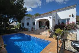 Viele persönliche bewertungen und erfahrungen von echten urlaubern und tipps zum reiseziel! Ferienhaus Moraira Fur 4 Personen Spanien Ferienhaus Buchen Moraira Costa Blanca Mit Pool Casa Bermuda