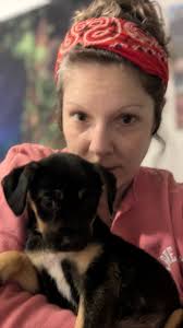 does anyone have a baby carrier i could borrow until thursday?