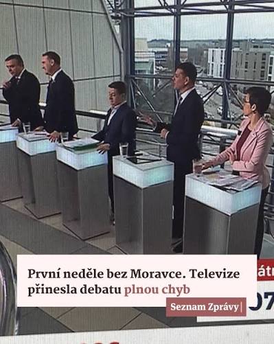📺 Česká televize musela po odchodu Moravce narychlo řešit, jak a kým nahradí nejsledovanější debatu v zemi. 🗣️ Nedělní debata se od Otázek Václava Moravce značně liší. Podle odborníků se podobala formátem