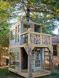 Pin By Julie Place On Home Renovations Tree House Kids Tree House Designs Cool Tree Houses