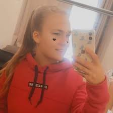 Dayna Hall (daynahall24)