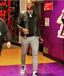 Fashionbombmen Flash Lebronjames Beamed In A Johnelliottco Leather Jacket Tomford Pants And Nike Leather Jacket Men Style Nba Fashion Mens Street Style