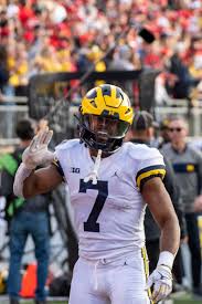 File:Donovan Edwards vs Ohio State 2022.jpg