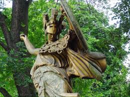 05 61 59 98 78. La Danse Triomphale A Pallas Athene Statue In Place De Varsovie Page 760