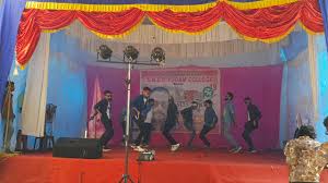 Ernakulam pronunciation (help · info), is the central portion of the city of kochi in kerala, india and has lent its name to the ernakulam district. Sas Sndp College Konni Arts Day à´¤à´• àµ½ 2019 Pg Boys Simple Rocking Group Dance Youtube