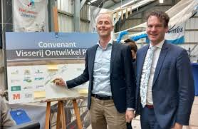 Handtekeningen onder Visserij Ontwikkel Plan, uitvoering kan nu écht  beginnen