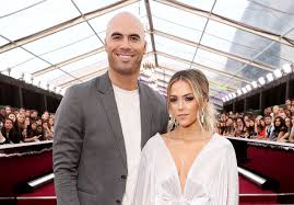 Mike Caussin Says He Didn't Read Jana Kramer's Memoir: 'I Trust Our  Relationship'