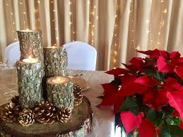 Por ejemplo, si tu boda va a ser cerca de la navidad, puedes elegir una decoración navideña como el árbol de navidad o jugar con los colores tradicionales verde y rojo. Ideas Para Decorar Bodas De Invierno