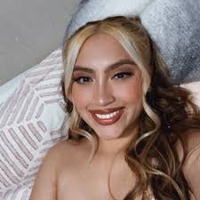 Ella Rocha (@daniellavrocha)