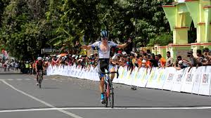 Pebalap Australia, Drew Morey, Kuasai Etape Pertama