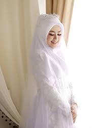 Muslim wedding hijab style dresses at tiyara+muzid wedding day. Wedding Dress Muslim Simple Addicfashion