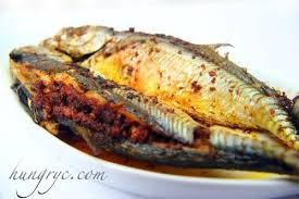 Ayam penyet resepi istimewa, hasil rekacipta dari via. Malam Ni Nak Masak Ikan Cencaru Sumbat Berlada Dalam Perkataan Lain Ikan Cencaru Inti Sambal Gituuuu Cara Memasaknya Amat La Mud Food Recipes Pork