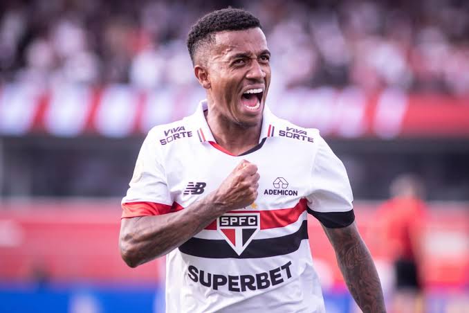 FIFA PUNE O SÃO PAULO! clube sofre transferban por dívida com a Lazio envolvendo Marcos Antônio