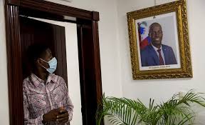 El gobierno de haiti afirma que un grupo de individuos aún sin identificar irrumpió anoche en la residencia privada del presidente acabando con. Gglpsb0u3gk1 M