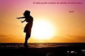 El griego suena muy parecido al español, las fonéticas son similares y hay muchas palabras que nos resultan familiares porque el origen de la palabra confusas estaban la ventera y su hija y la buena de maritornes oyendo las razones del andante caballero, que así las entendían como si hablara en. Frases De Filosofos Romanos Y Griegos Asi Como Modernos Cultura 10