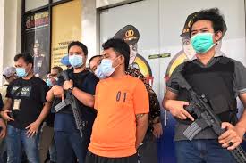 Nur adreiana seorang gadis yang sukakan warna merah jambu dan minat kepada remy ishak. Polisi Pelaku Merencanakan Membunuh Pasangan Suami Istri Di Bsd Halaman All Kompas Com