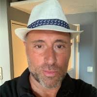 50+ "Renda" profiles