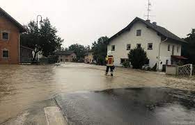 Auch in bayern gibt es aktuell ein paar kräftige gewitter mit starkregen, einige davon auch unwetterartig. V27g7fjy33ebhm
