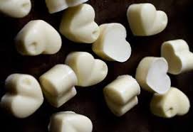 Chocolats Blancs Fait Maison Au Thermomix Recette Thermomix Recette Chocolat Maison Chocolat Noel Thermomix Chocolats Faits Maison