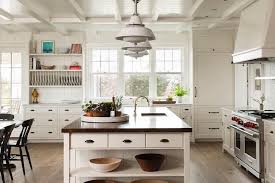 When San Francisco Based Interior Designer Katiemartinezdesign Joined Forces With A Couple Building Th Nantucket Home Kitchen Interior Interior Design Kitchen