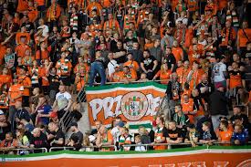 Jednak sztab trenerski dariusza żurawia postanowił, że zawodnicy zagłębia rozegrają jeszcze jeden, dodatkowy sparing. E Legnickie Pl Kibice Biora Odpowiedzialnosc Za Klub 40 Pytan Bez Odpowiedzi Prezesa E Legnickie Pl