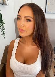 A few remaining Christmas makeup apps available at the studio ❄️☁️🎄🎁 89  Evesham road Headless cross B97, 4JX 📍 Find us