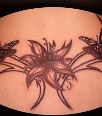 Image De Etoile Tatouage Femme Sur Le Bas Dos
