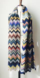 Natürlich passend zum rest des looks. Schal Im Chevron Muster Knit Kit
