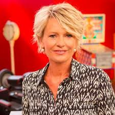 Sophie davant a, malgré elle, fait quelques confidences croustillantes au micro de rtl, en laissant supposer qu'elle n'était plus un coeur à prendre. Sophie Davant Biography Age Height Husband Net Worth Family